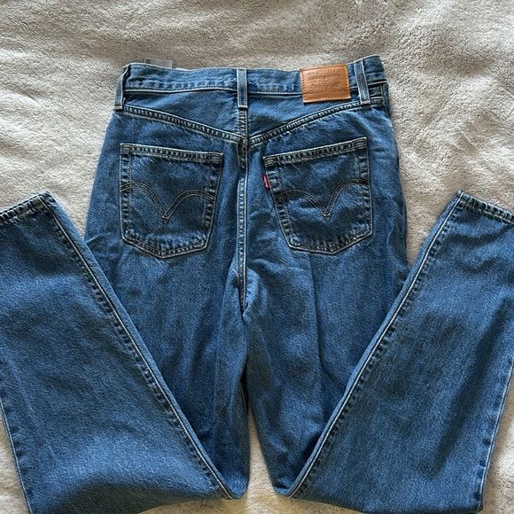 Levi’s High Rise Loose Fit Taper Jean 90’s style - Picture 14 of 15